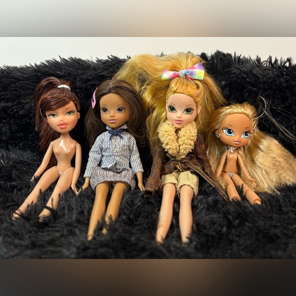 MGA Bratz Doll Lot of 8 Mixed Years Feet Missing Cake Toppers Accessories 2000s - Picture 4 of 16